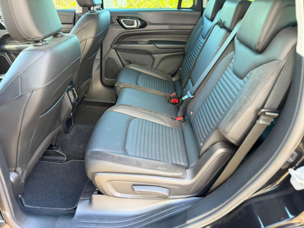 Jeep Commander