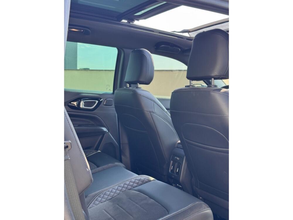 Jeep Commander