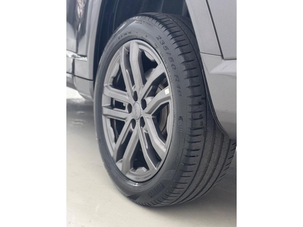 Jeep Commander