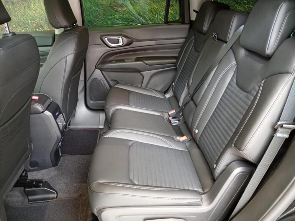 Jeep Commander