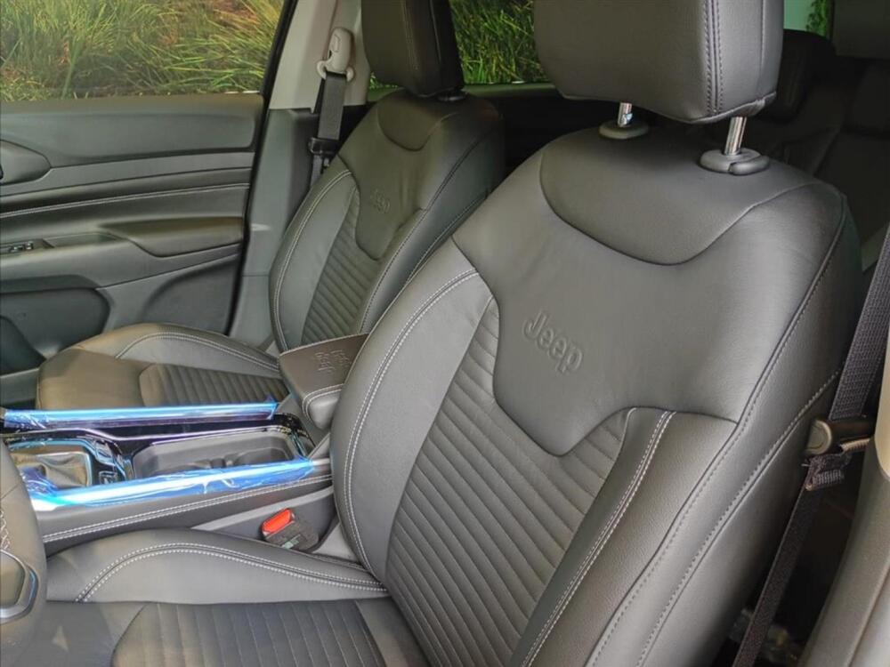Jeep Commander