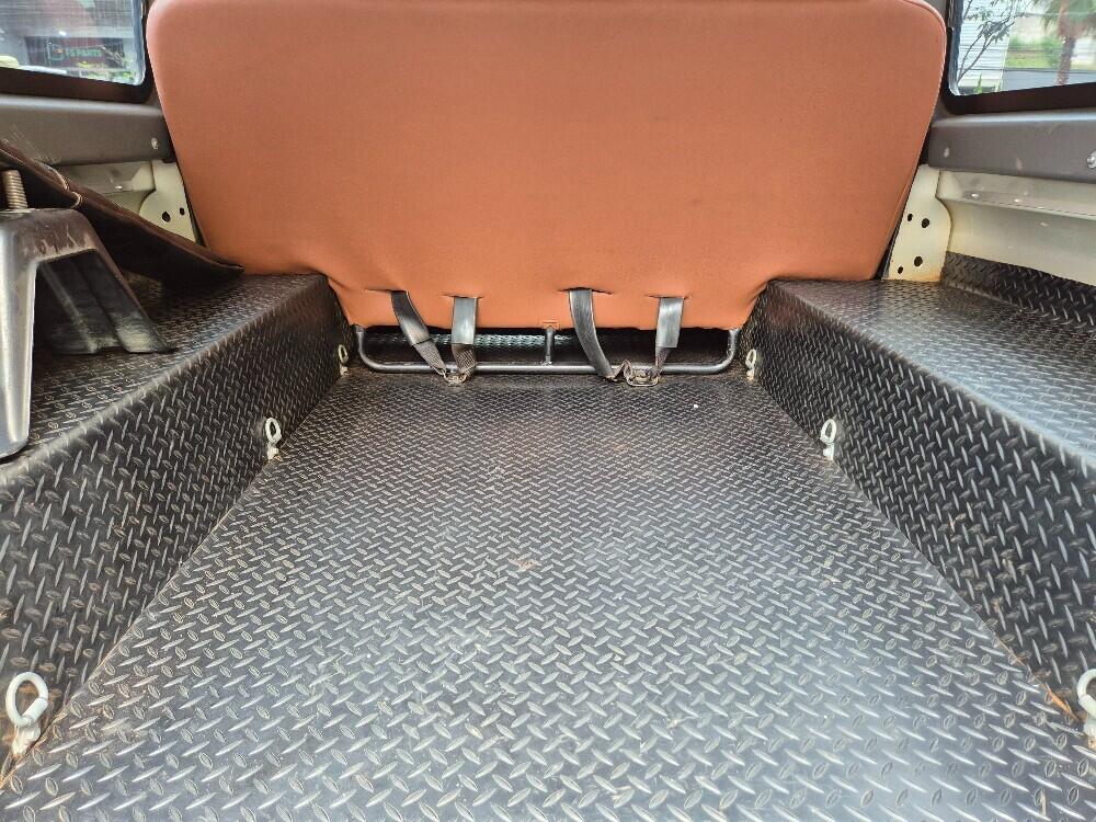 Land Rover Defender 110