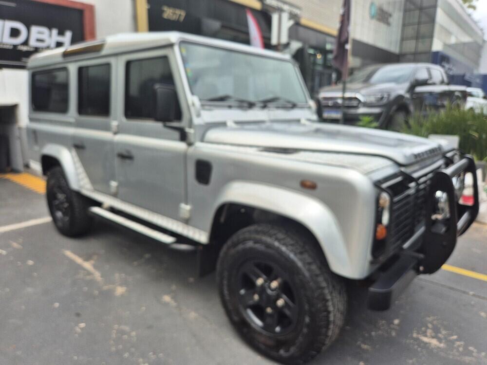 Land Rover Defender 110