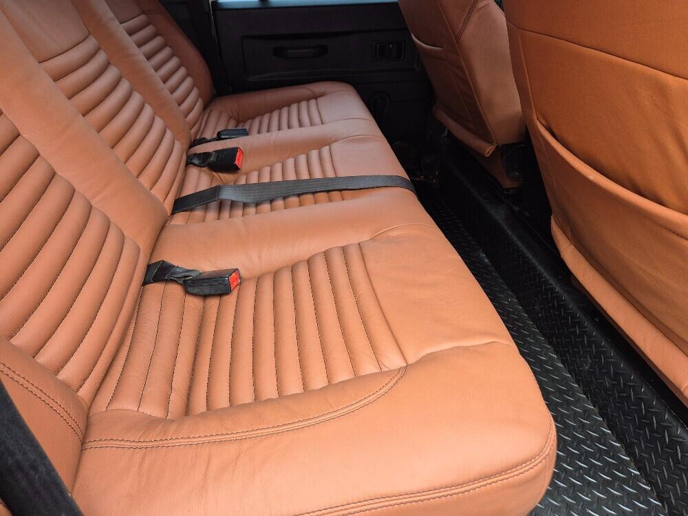 Land Rover Defender 110