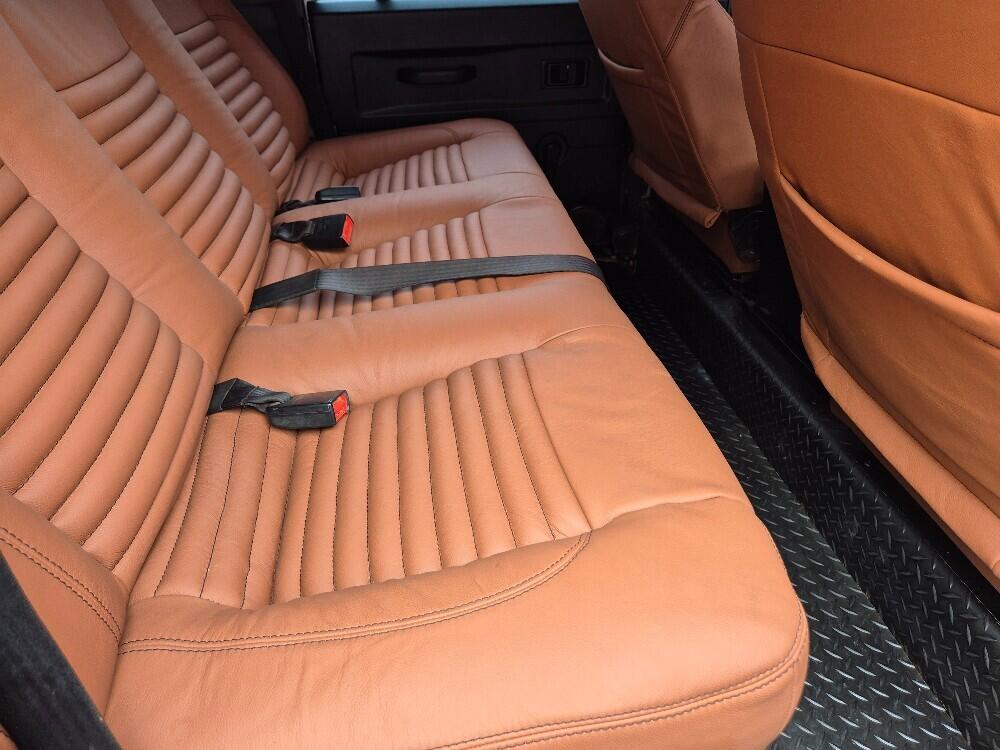 Land Rover Defender 110