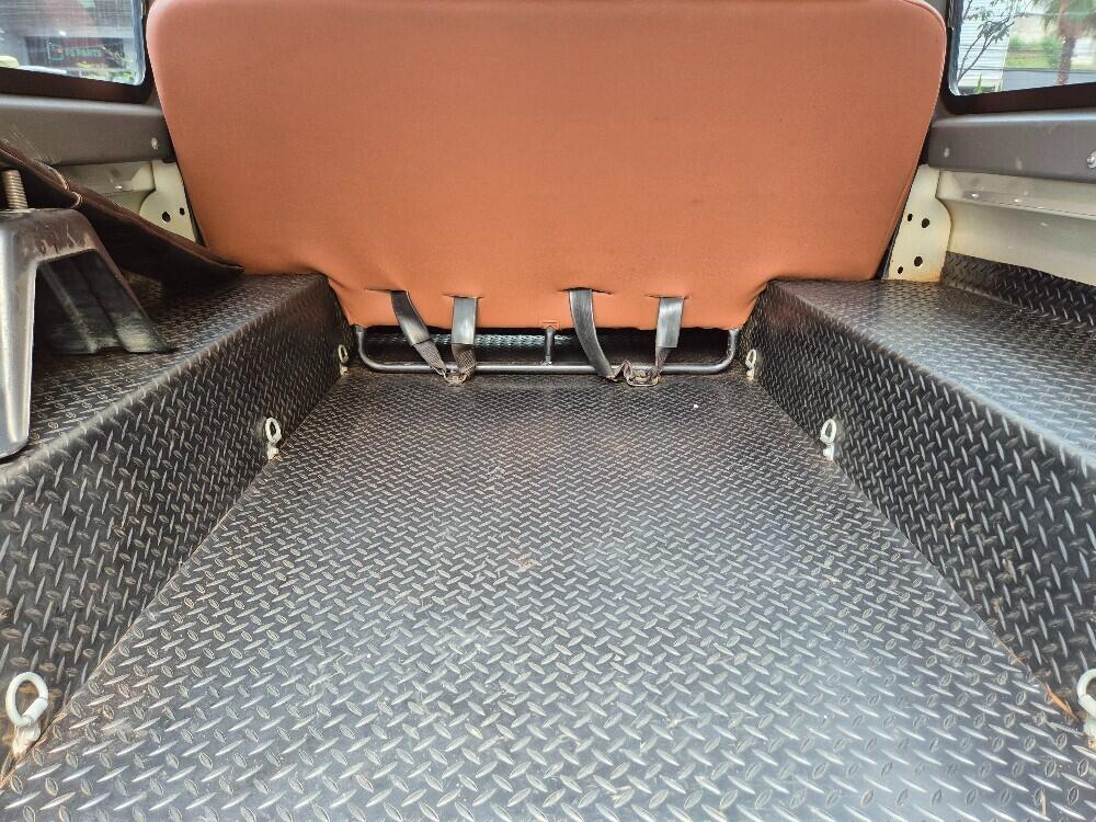 Land Rover Defender 110