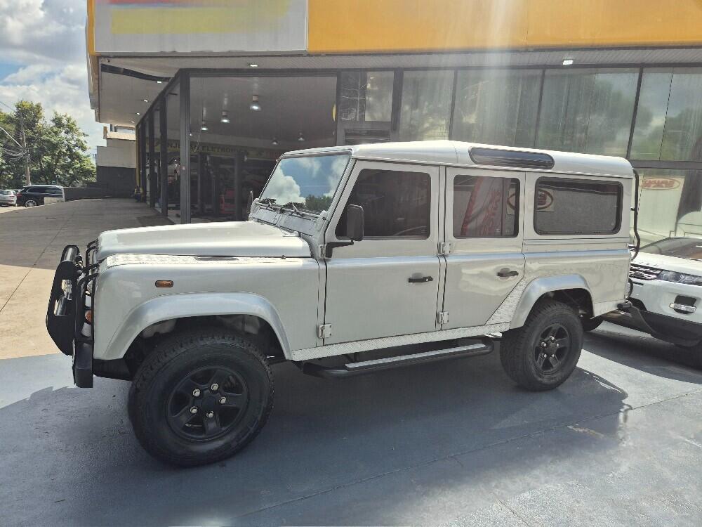 Land Rover Defender 110