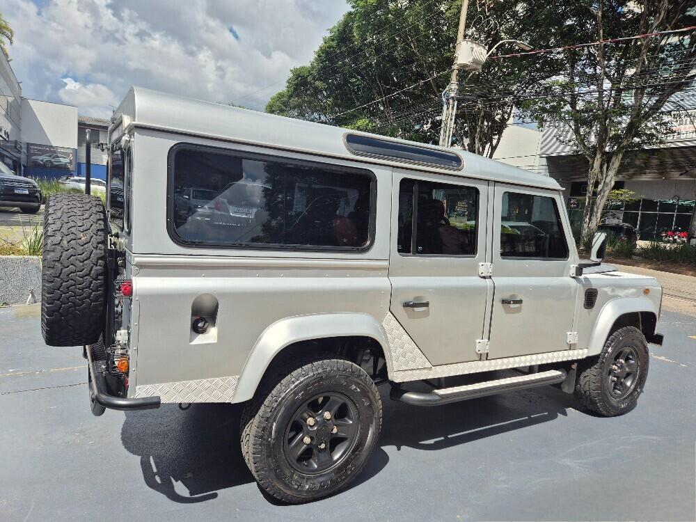 Land Rover Defender 110