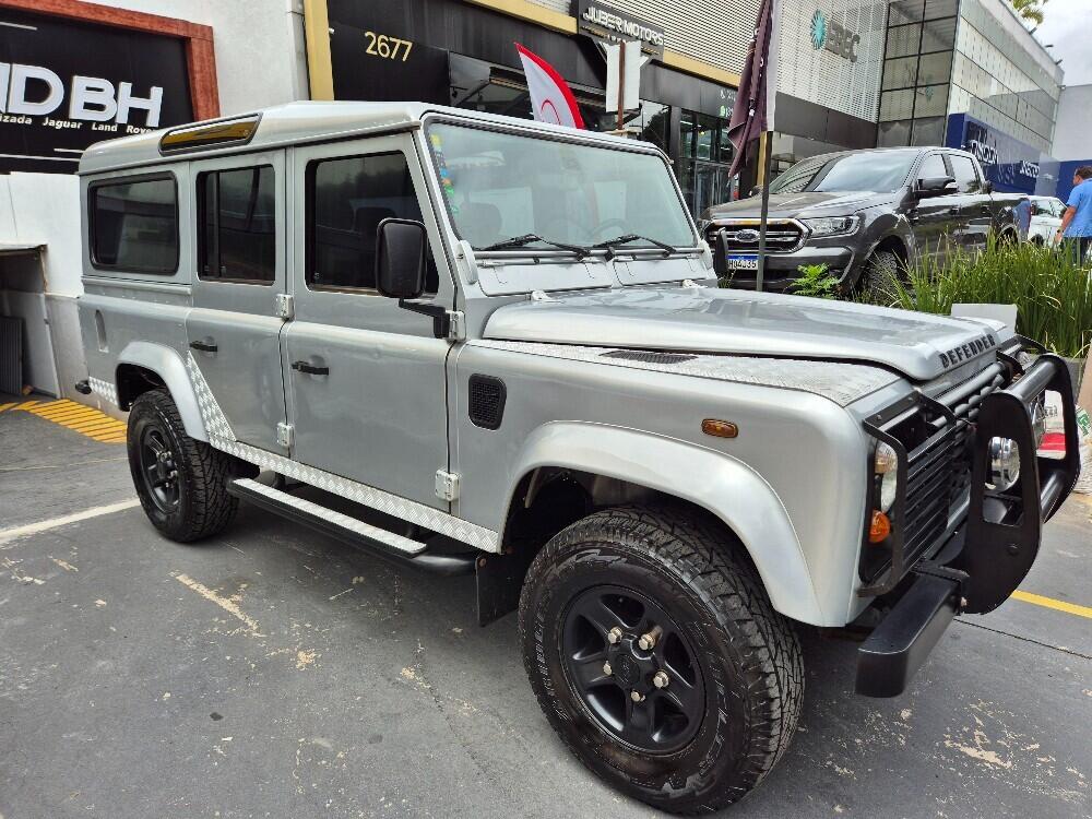 Land Rover Defender 110