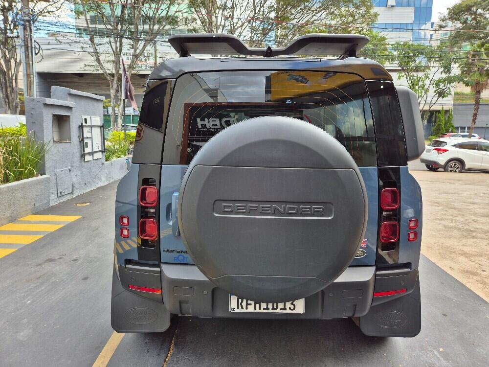 Land Rover Defender 110