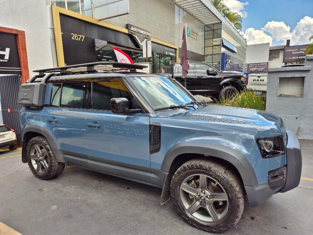Land Rover Defender 110