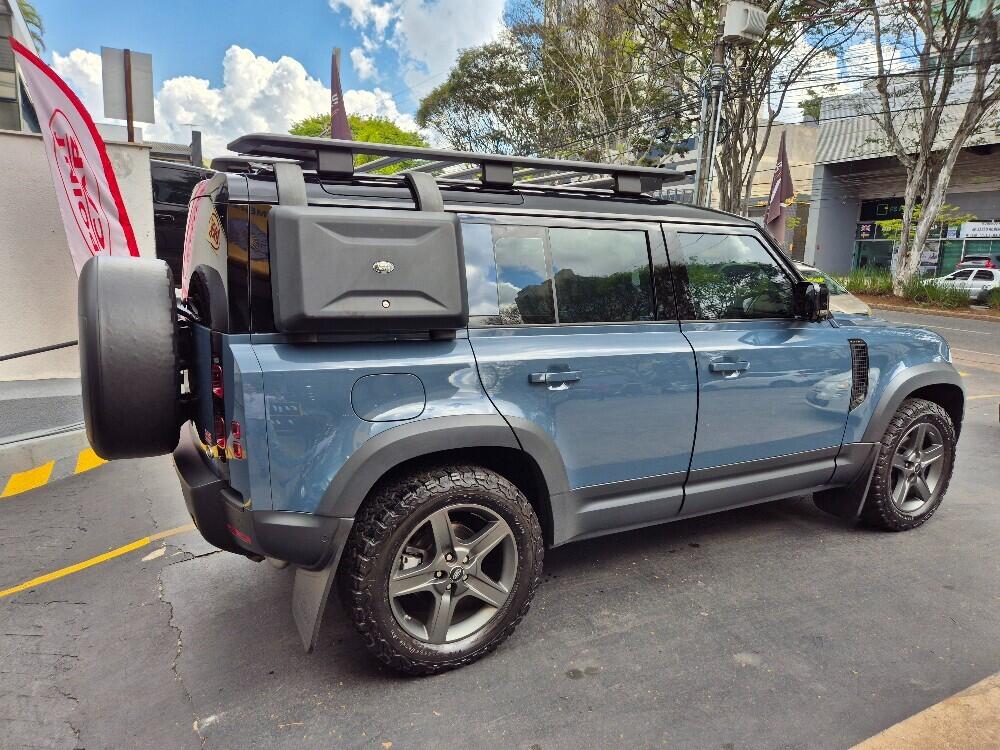 Land Rover Defender 110