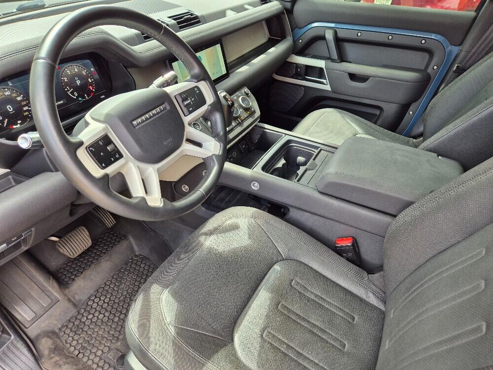 Land Rover Defender 110