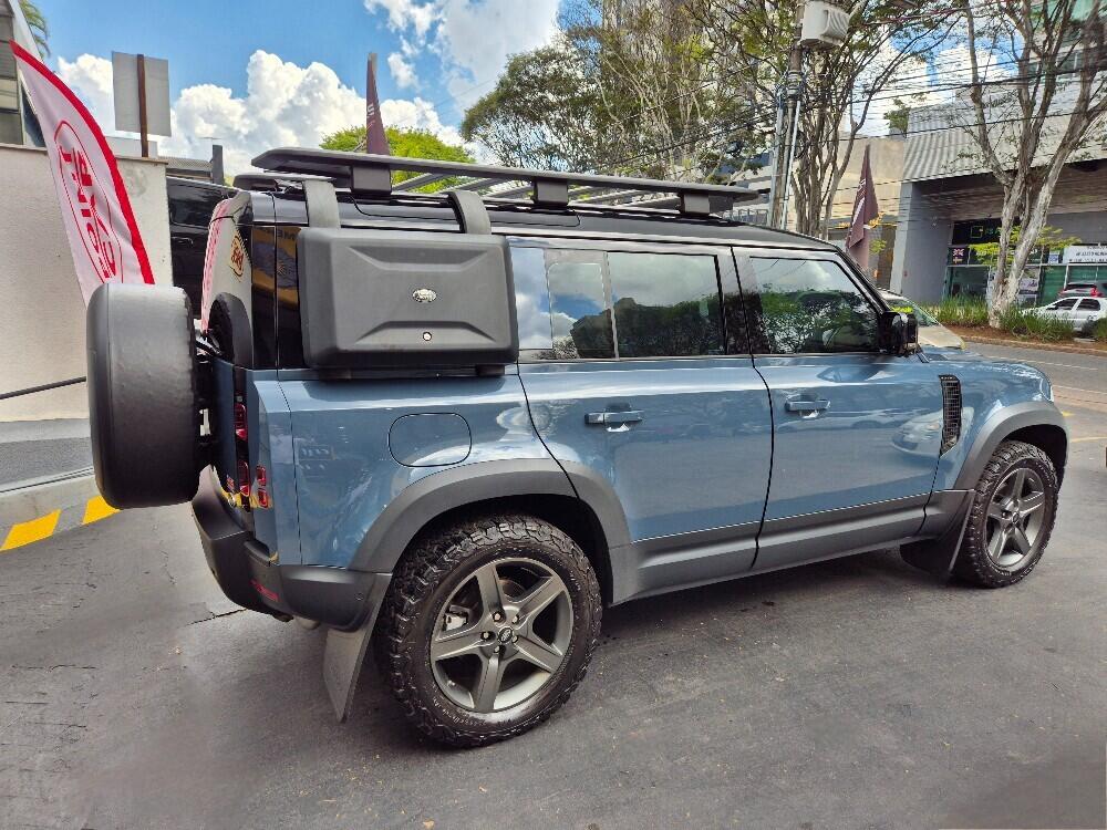 Land Rover Defender 110