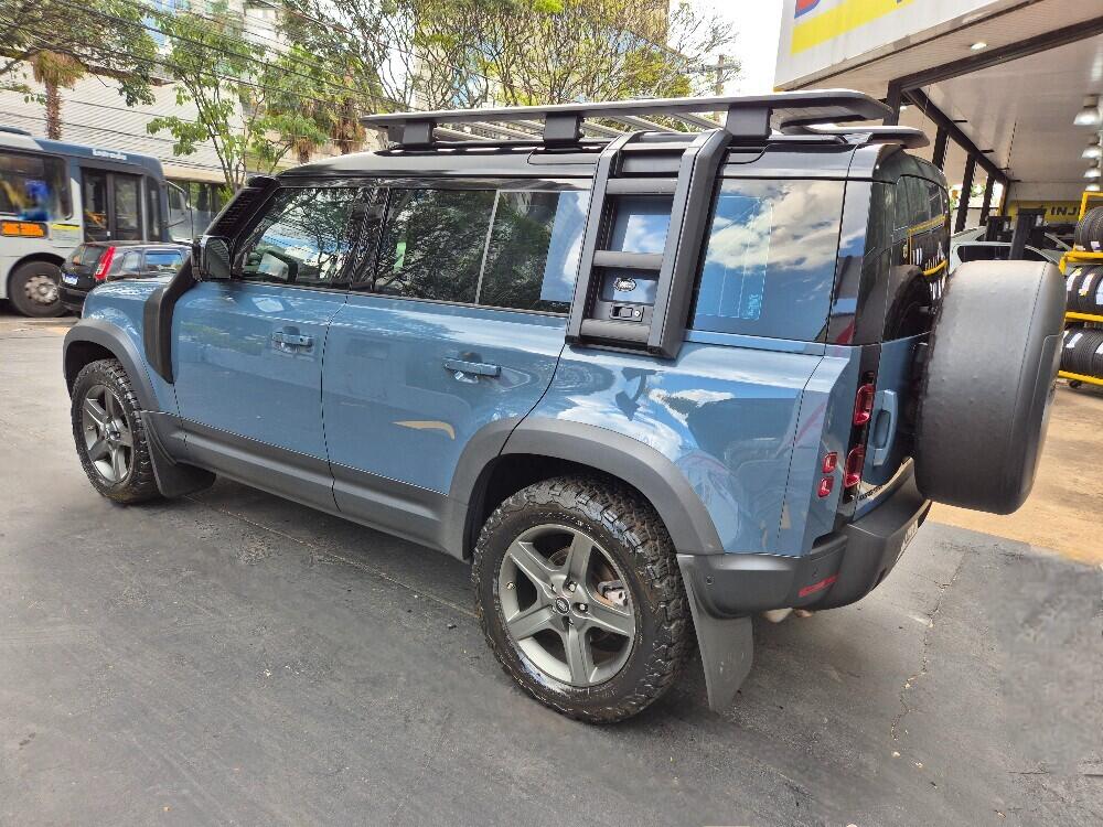 Land Rover Defender 110