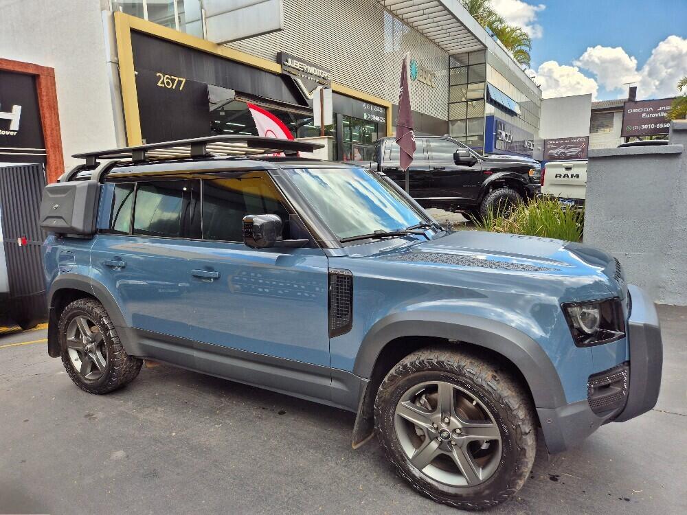 Land Rover Defender 110