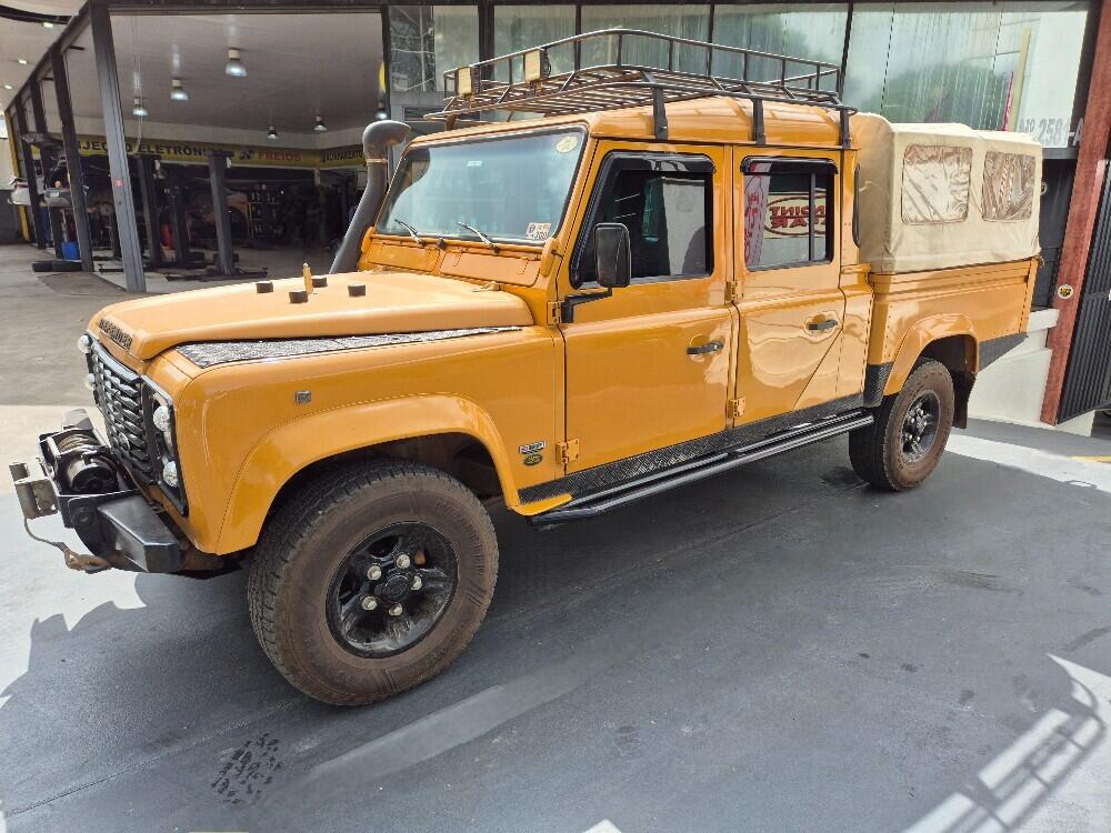 Land Rover Defender 130