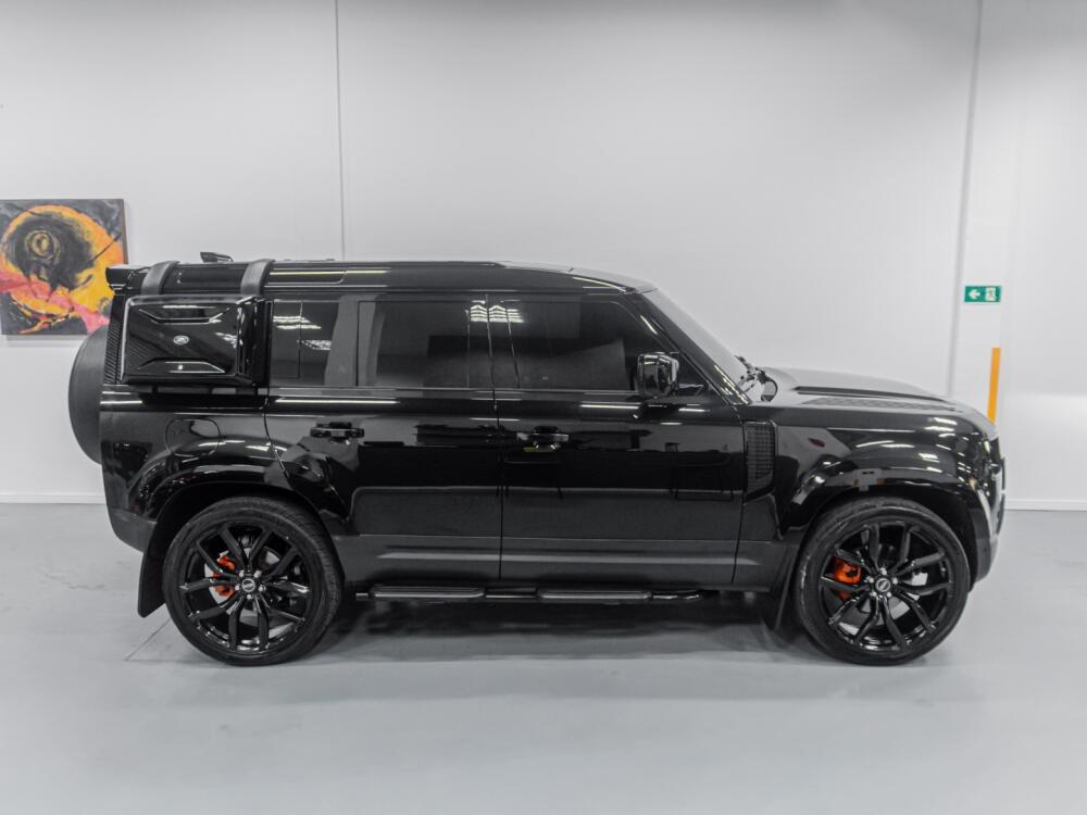Land Rover Defender 90