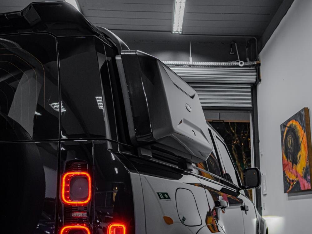 Land Rover Defender 90