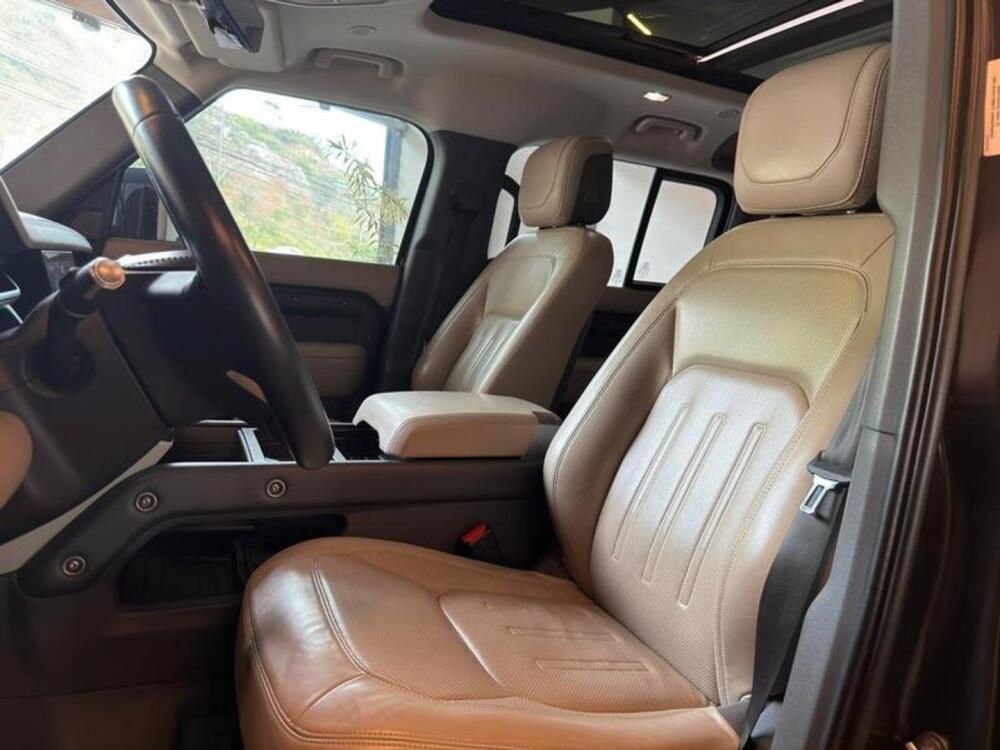 Land Rover Defender 90
