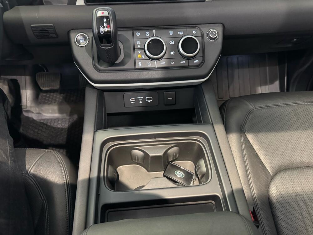 Land Rover Defender 90