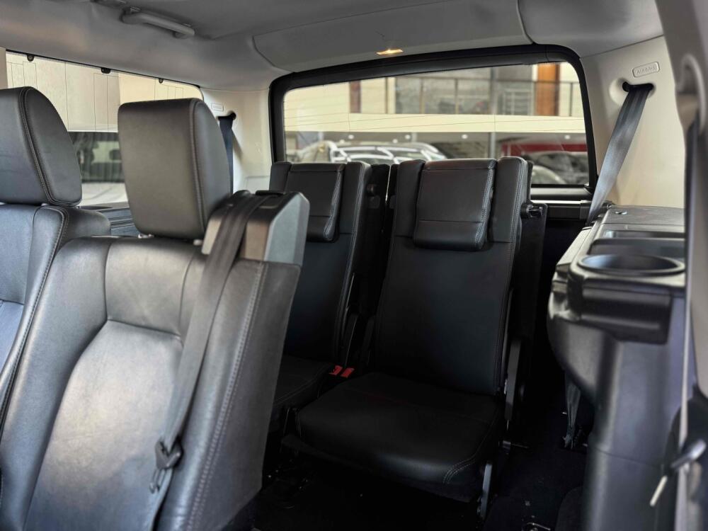 Land Rover Discovery 4