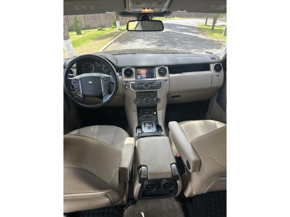 Land Rover Discovery 4