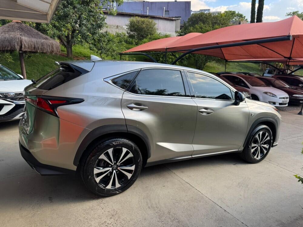 Lexus NX 300