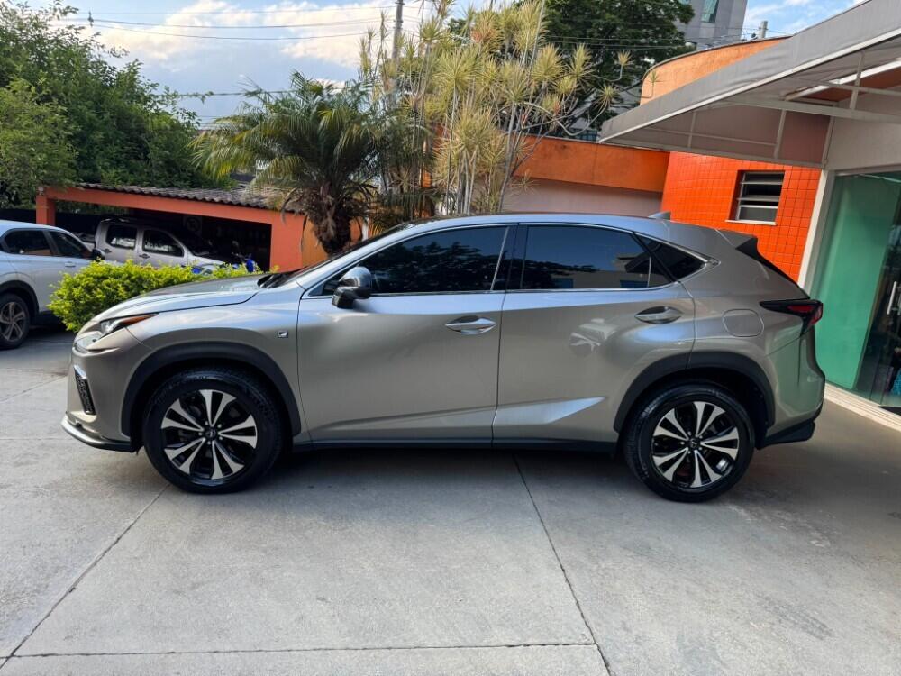 Lexus NX 300