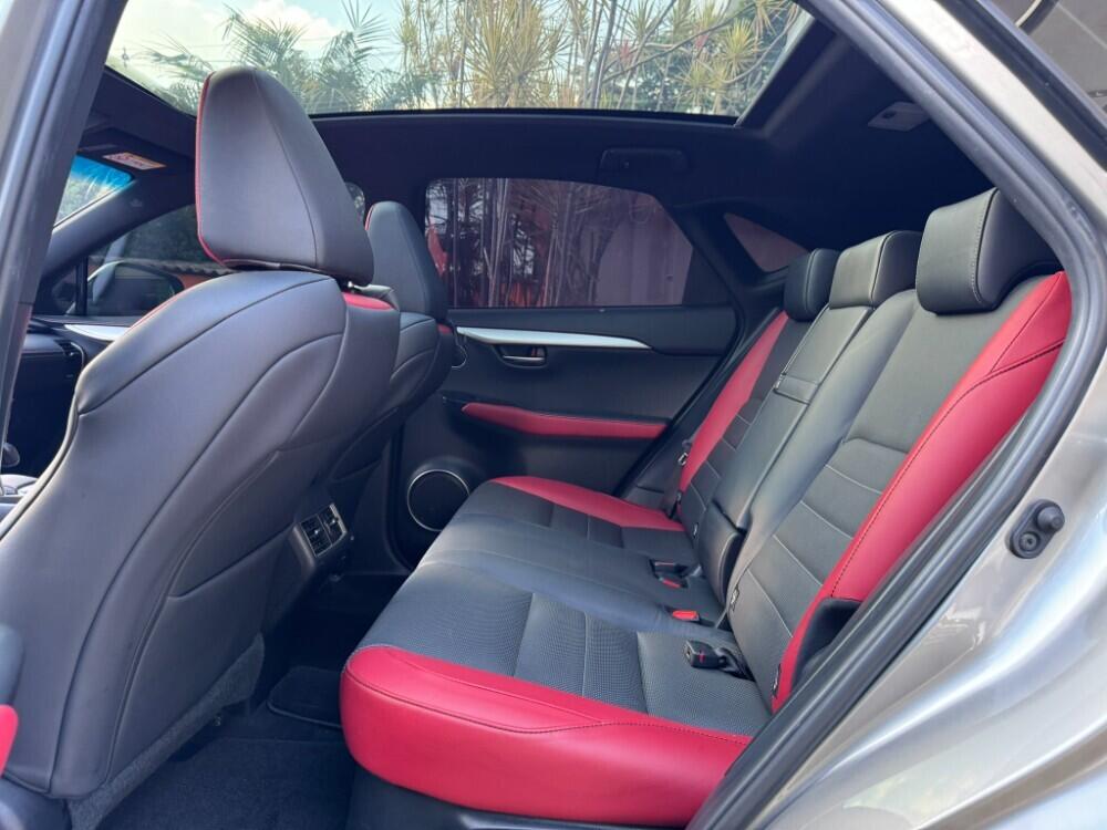 Lexus NX 300