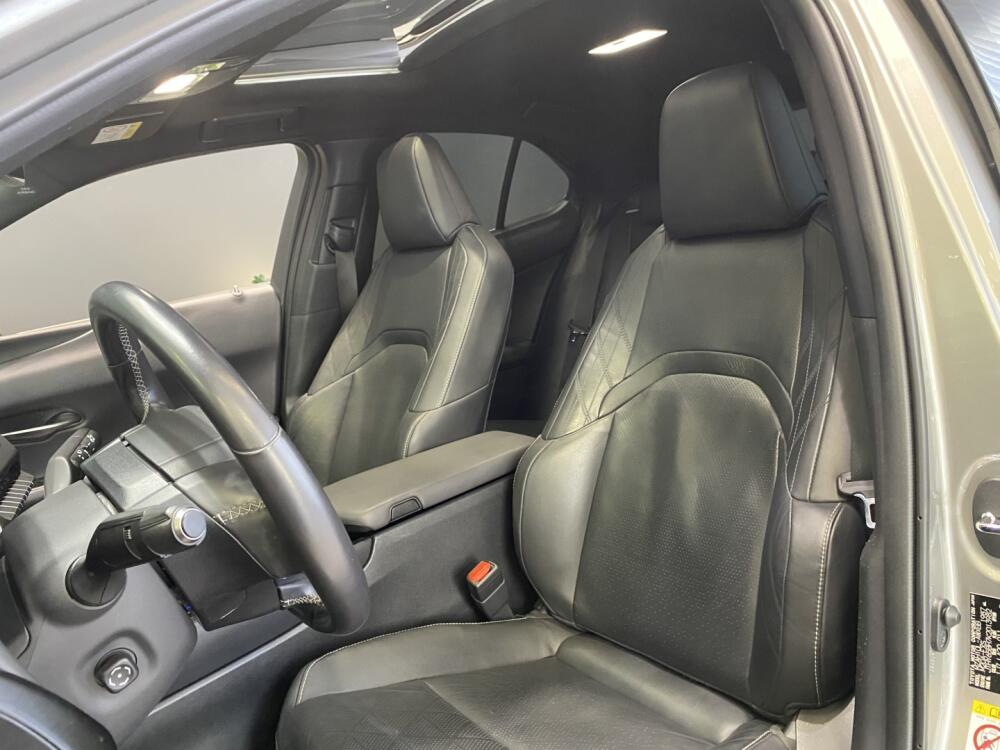 Lexus UX 250H