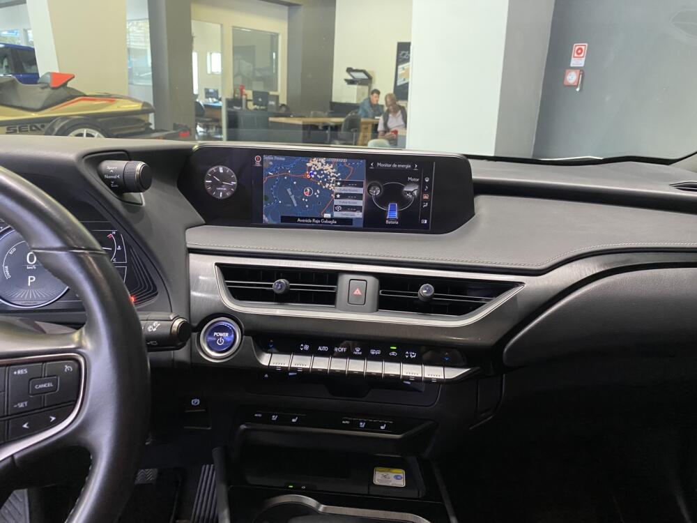 Lexus UX 250H