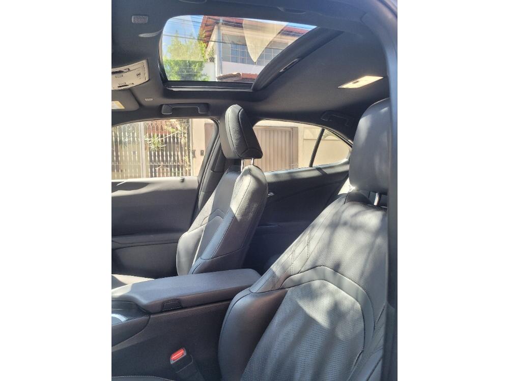 Lexus UX 250H
