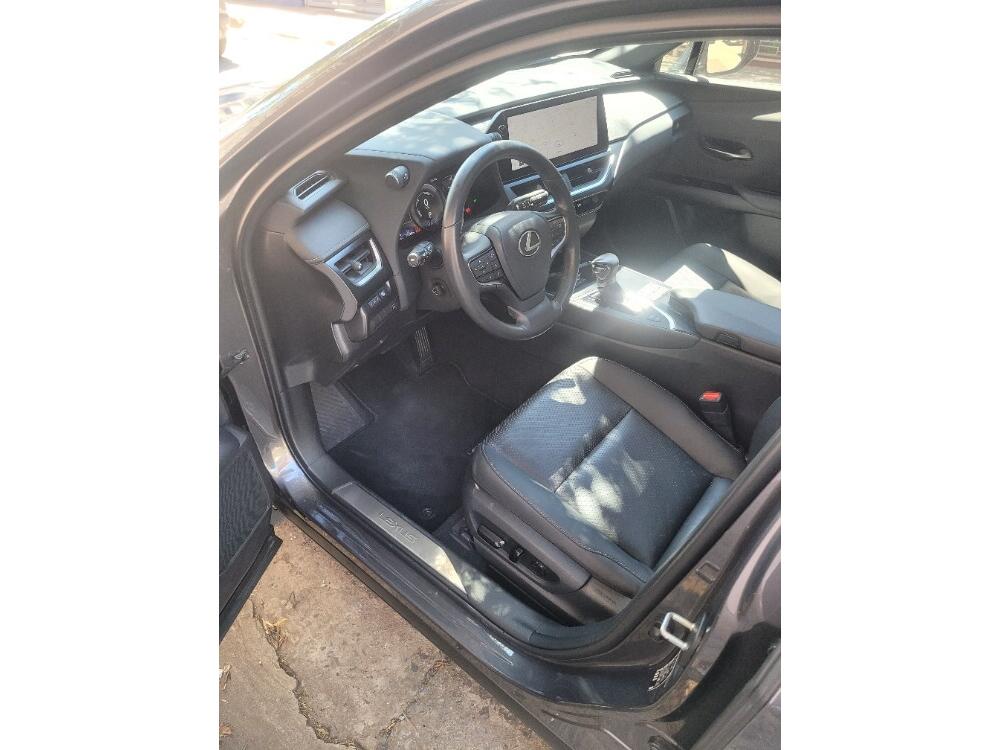 Lexus UX 250H