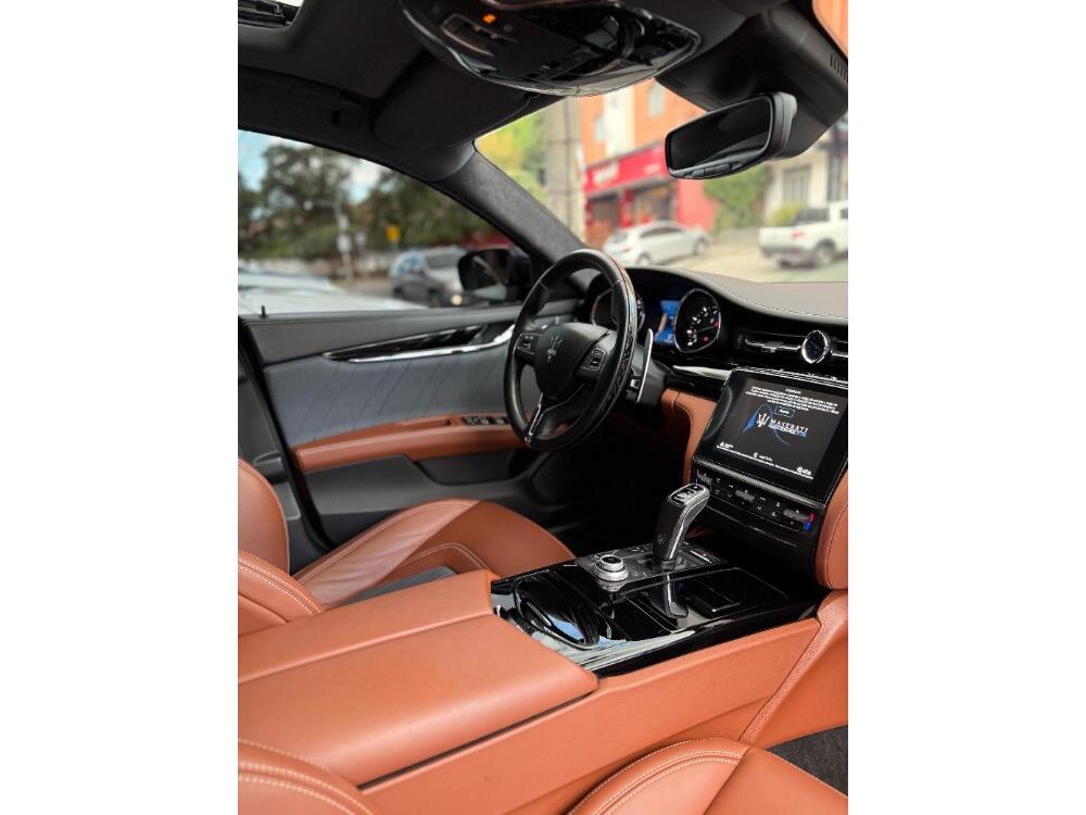 Maserati Quattroporte