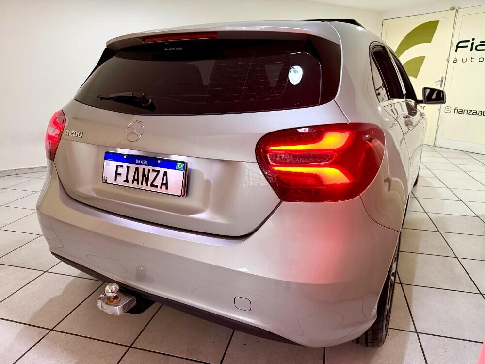 Mercedes Benz A 200