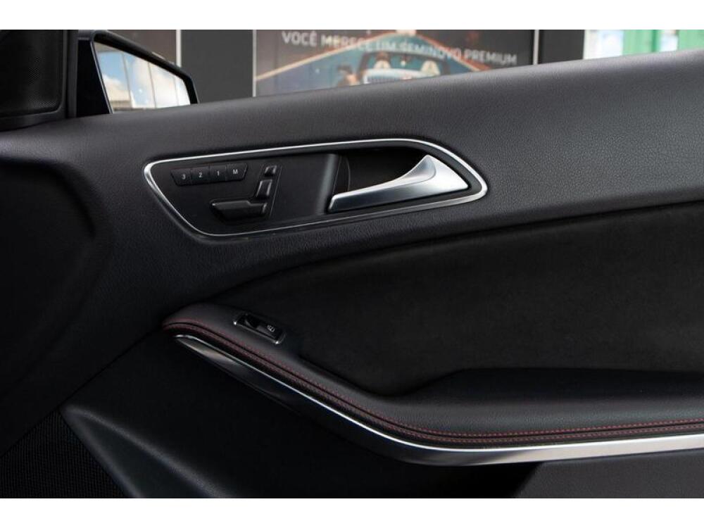 Mercedes Benz A 45 AMG
