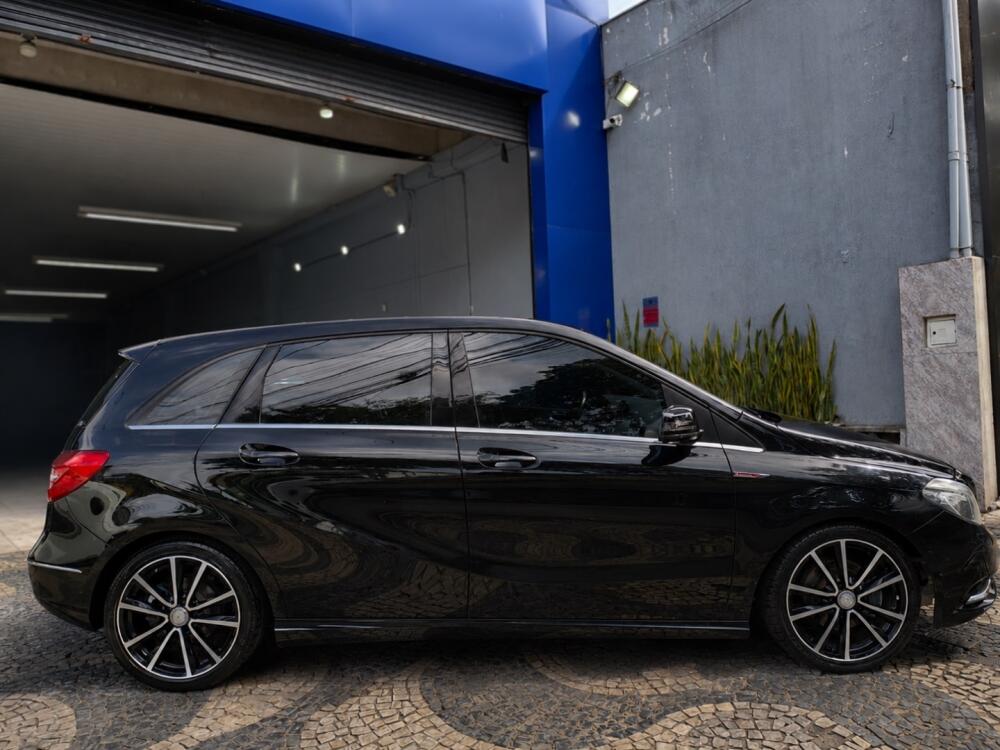 Mercedes Benz B 200