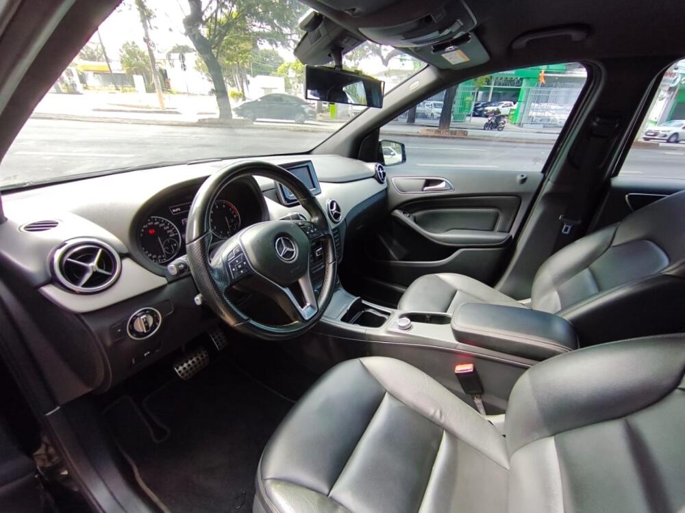 Mercedes Benz B 200