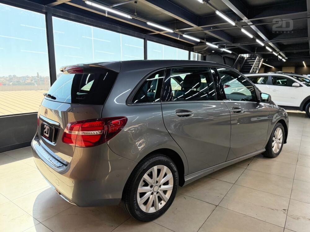 Mercedes Benz B 200