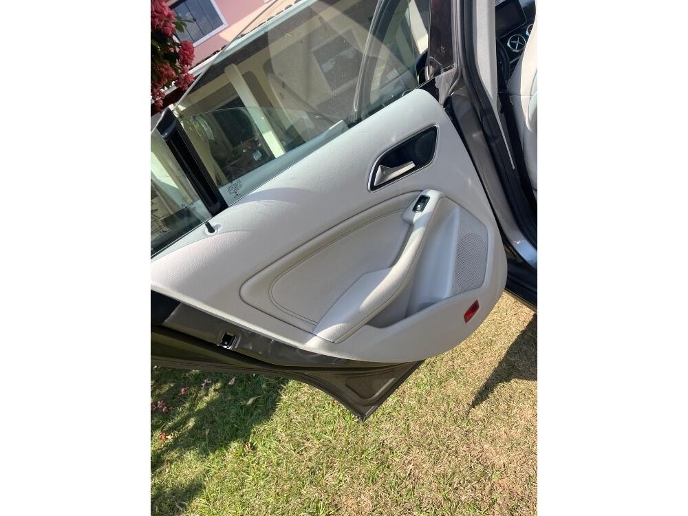 Mercedes Benz CLA 180