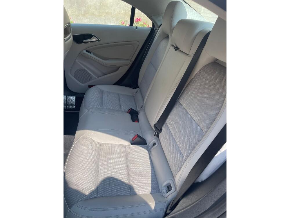 Mercedes Benz CLA 180