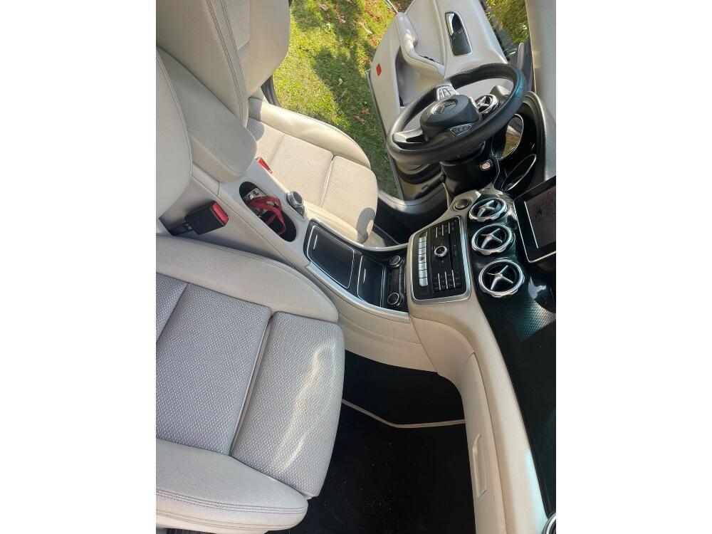 Mercedes Benz CLA 180