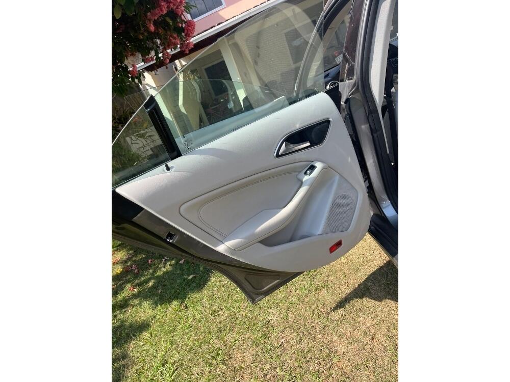 Mercedes Benz CLA 180