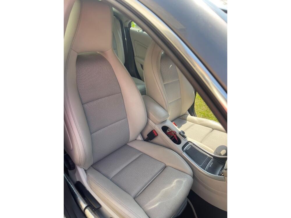 Mercedes Benz CLA 180