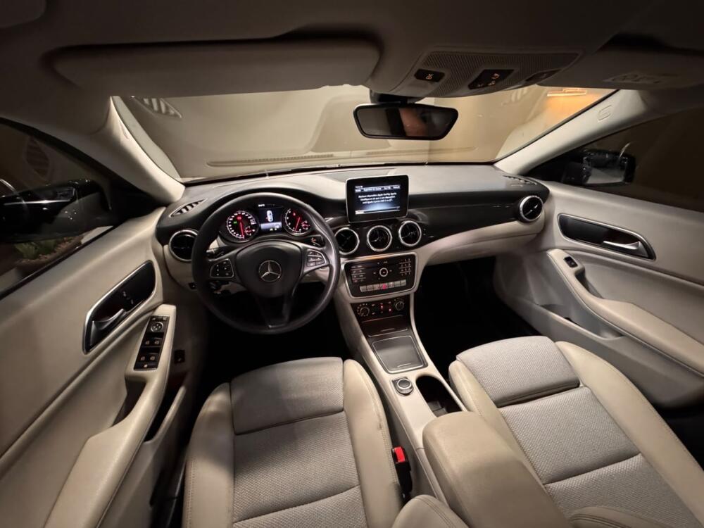 Mercedes Benz CLA 180