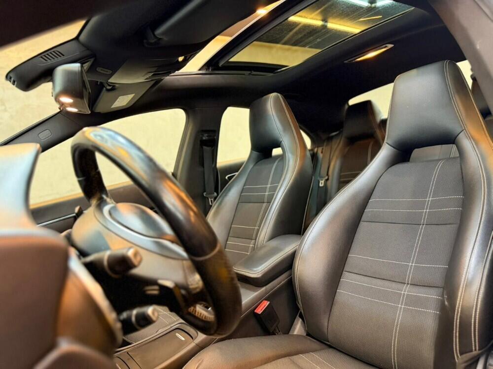 Mercedes Benz CLA 200