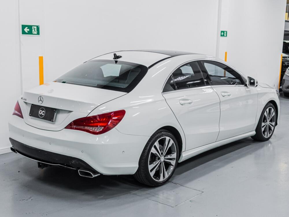 Mercedes Benz CLA 200