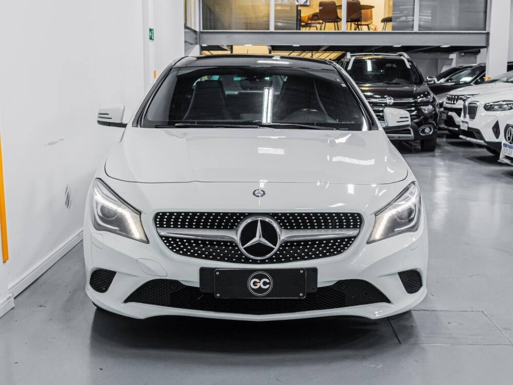 Mercedes Benz CLA 200