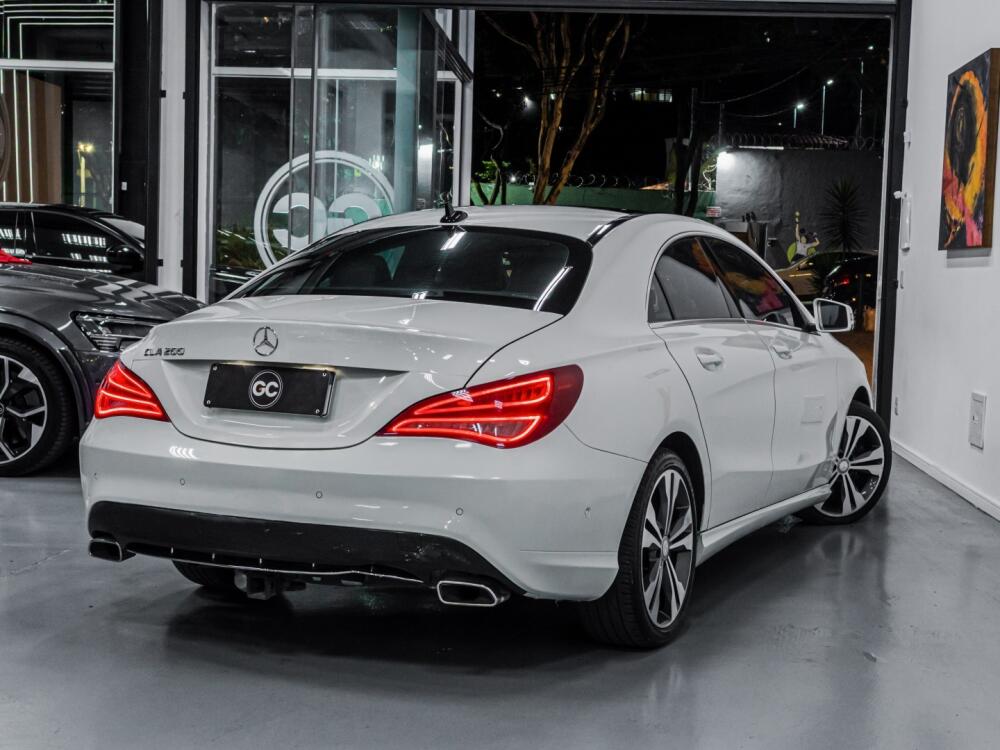 Mercedes Benz CLA 200